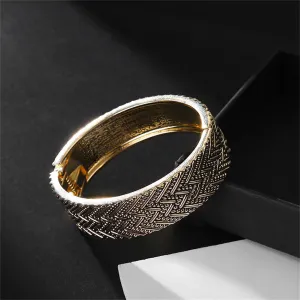 18K Gold-Plated Chevron Milgrain Hinge Bangle