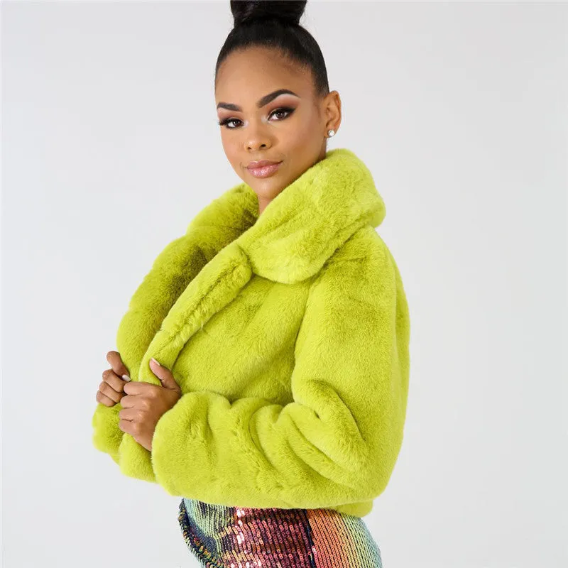 30 Pieces) Lapel Neck Solid Color Plush Coat