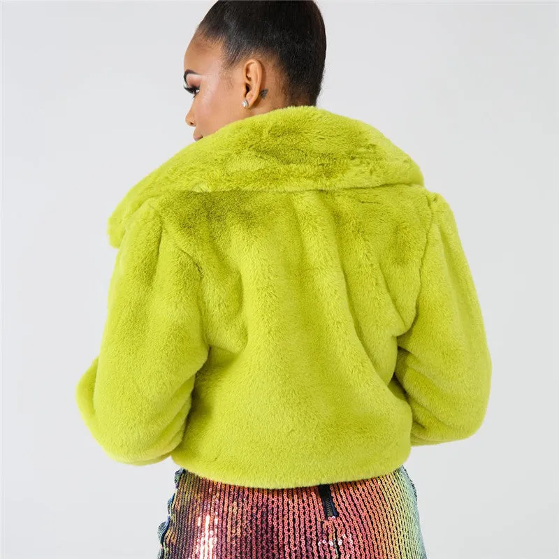 30 Pieces) Lapel Neck Solid Color Plush Coat