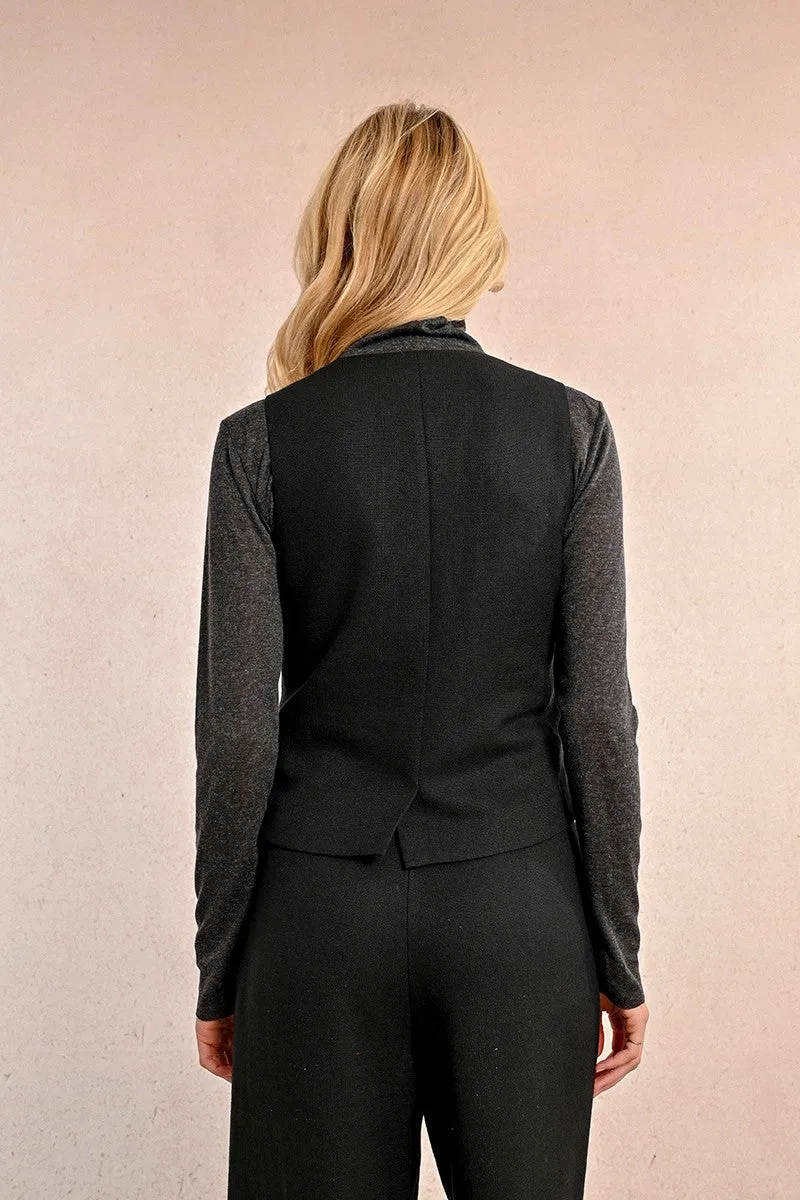 BLACK JACKET