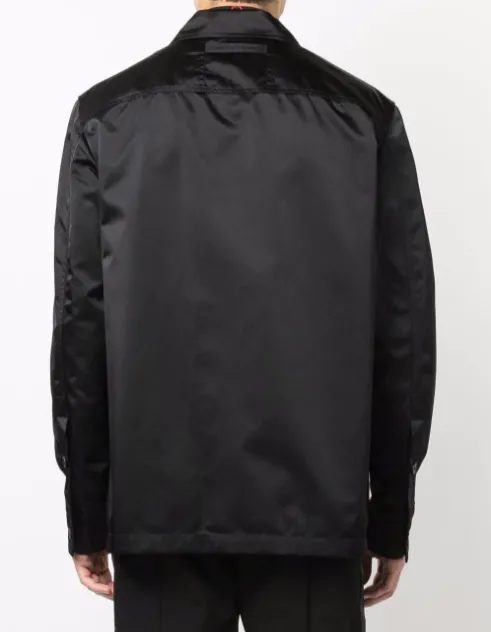 Black single-breasted fitted jacket