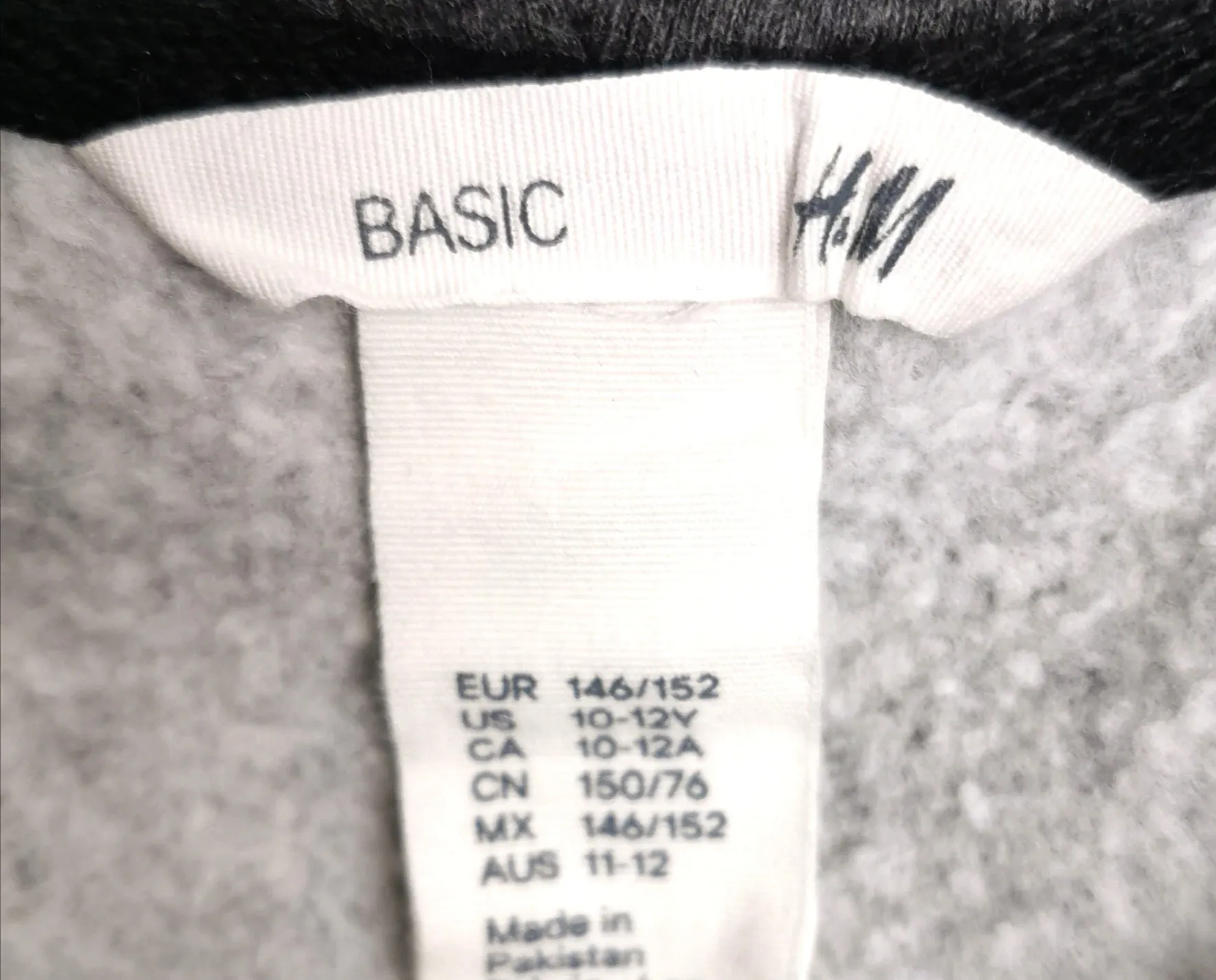 BOY SIZE 10/12 YEARS - H&M, Soft Zippered Hoodie EUC B34