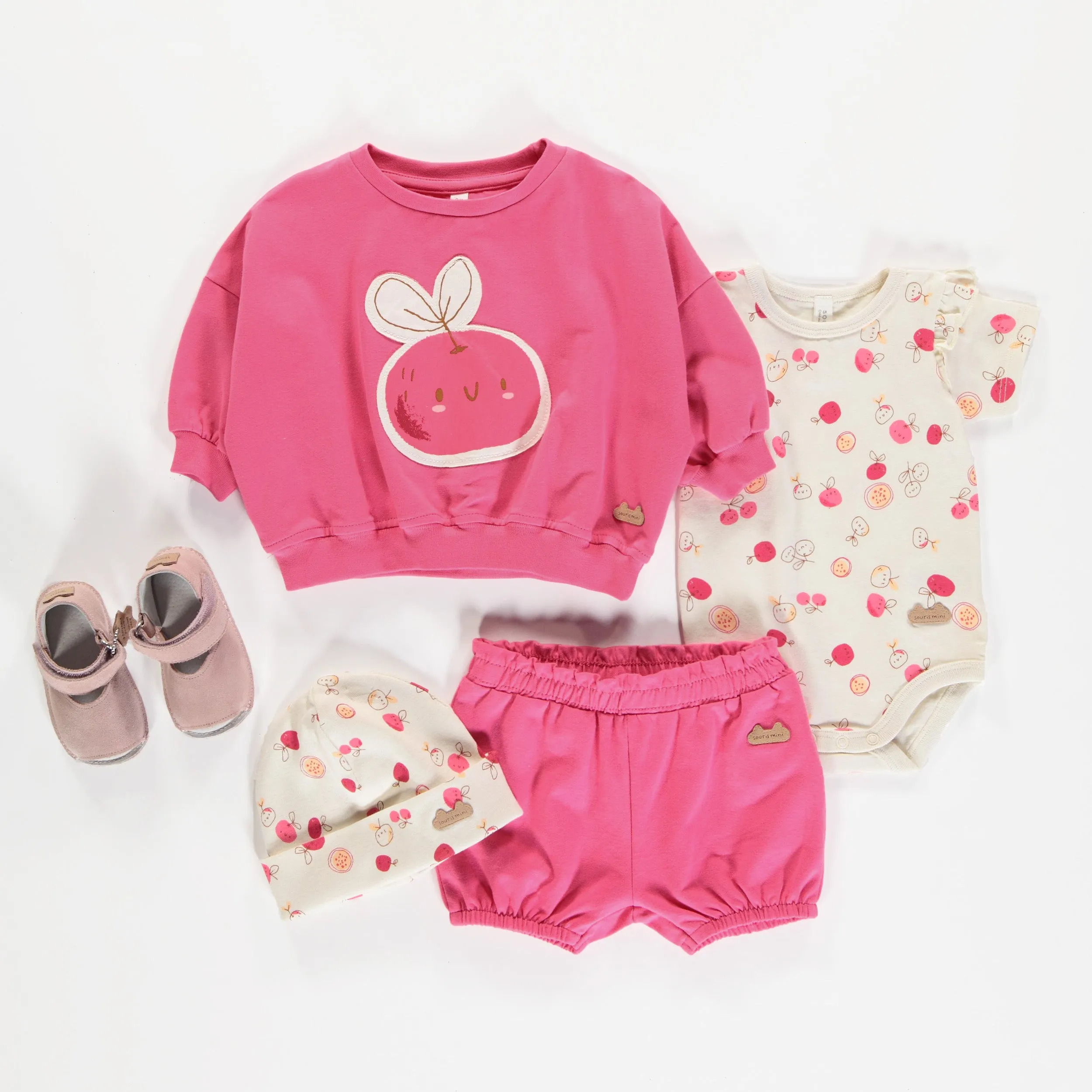 Chandail manches longues rose avec illustration de cerises, naissance || Pink long sleeves sweater with cherry illustration, newborn