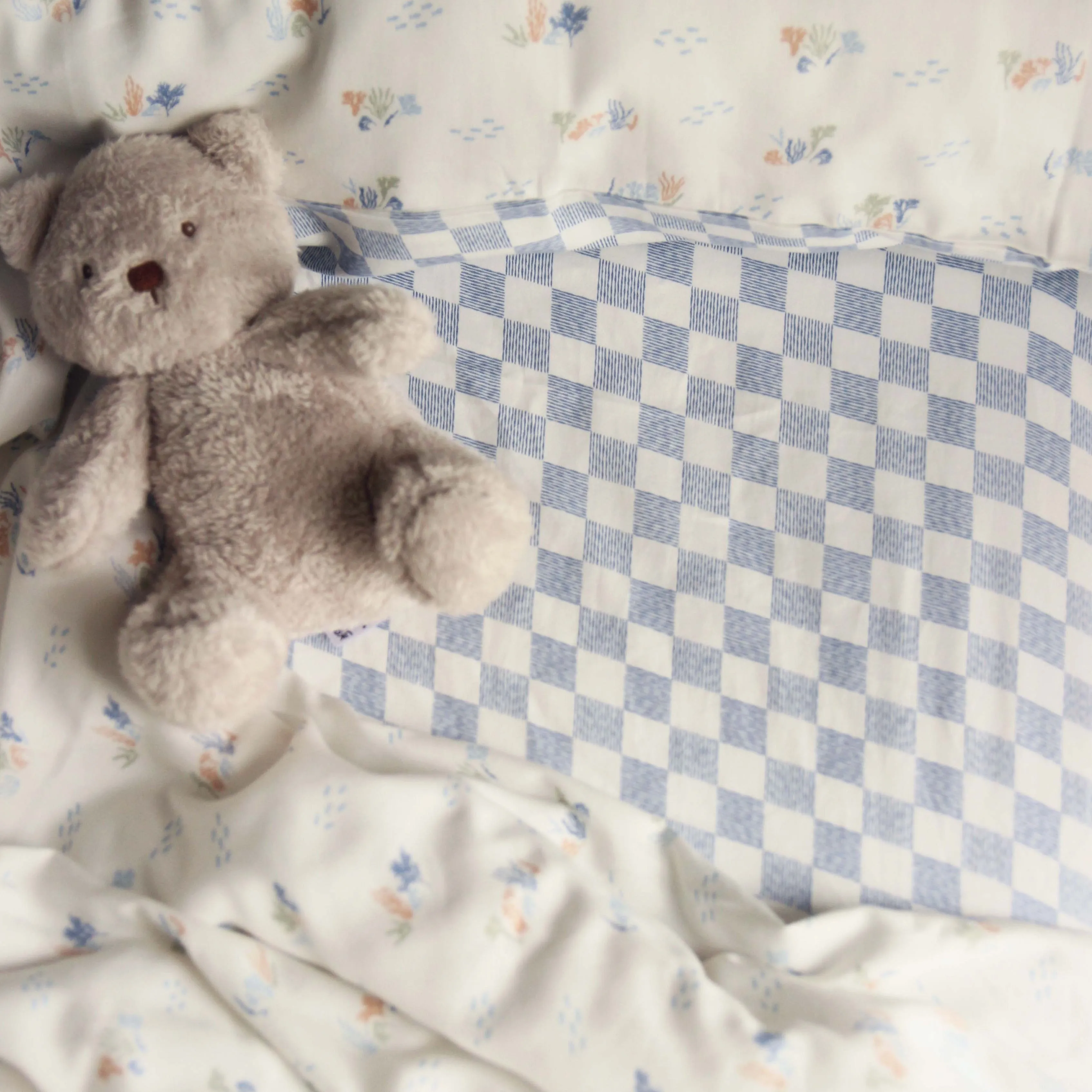 Cotbed Fitted Checkerboard Sheet (Waves)