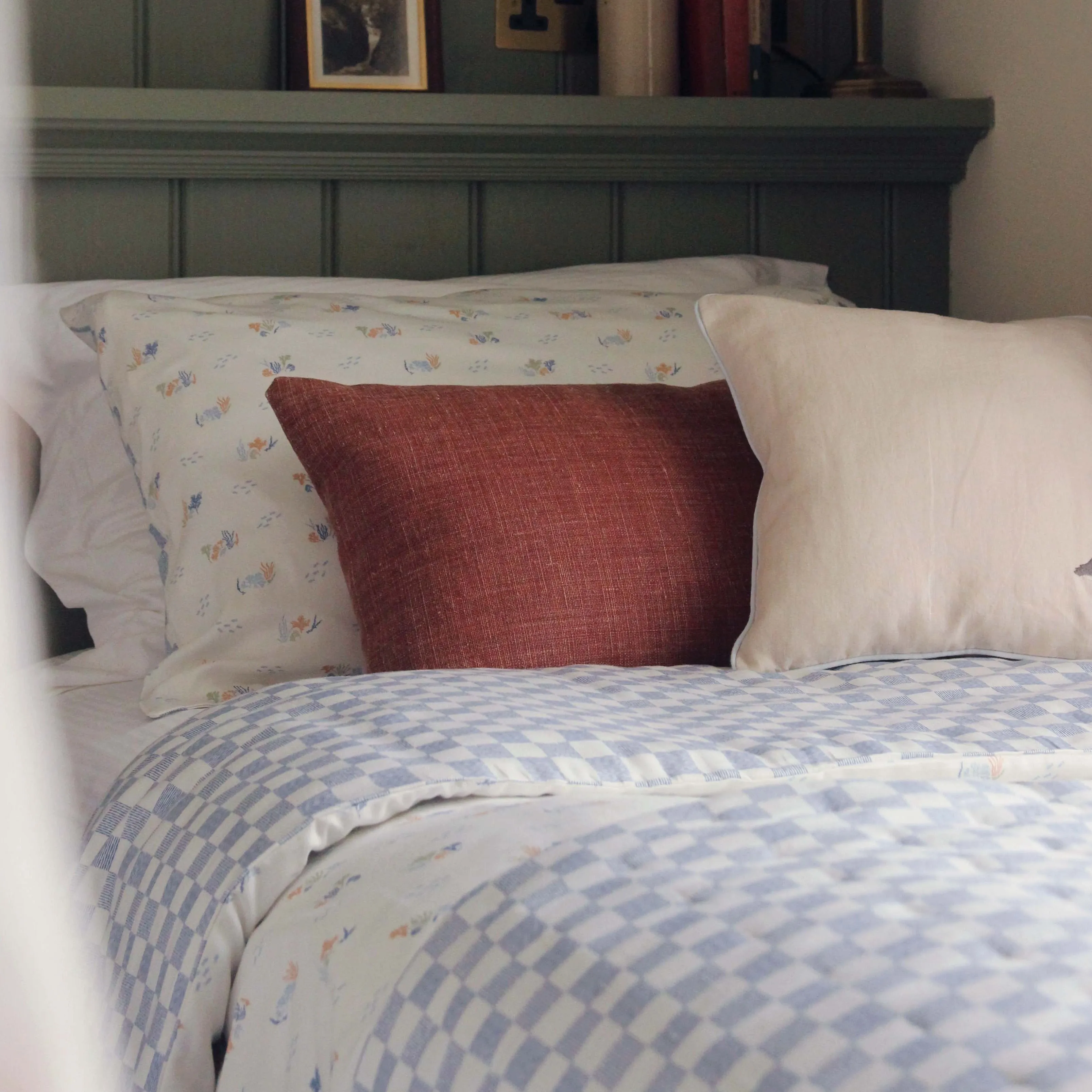 Cotbed Fitted Checkerboard Sheet (Waves)