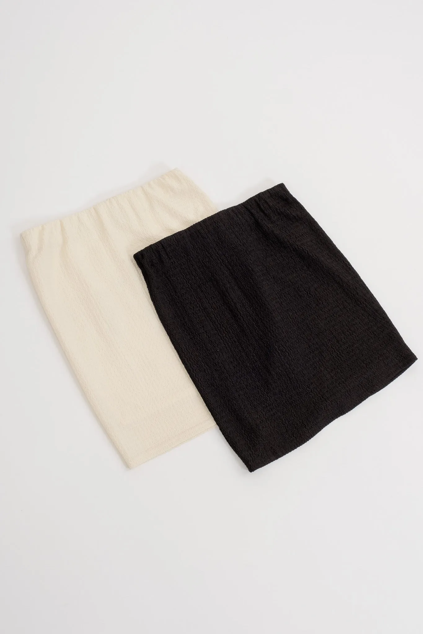 CRINKLE KNIT MINI SKIRT