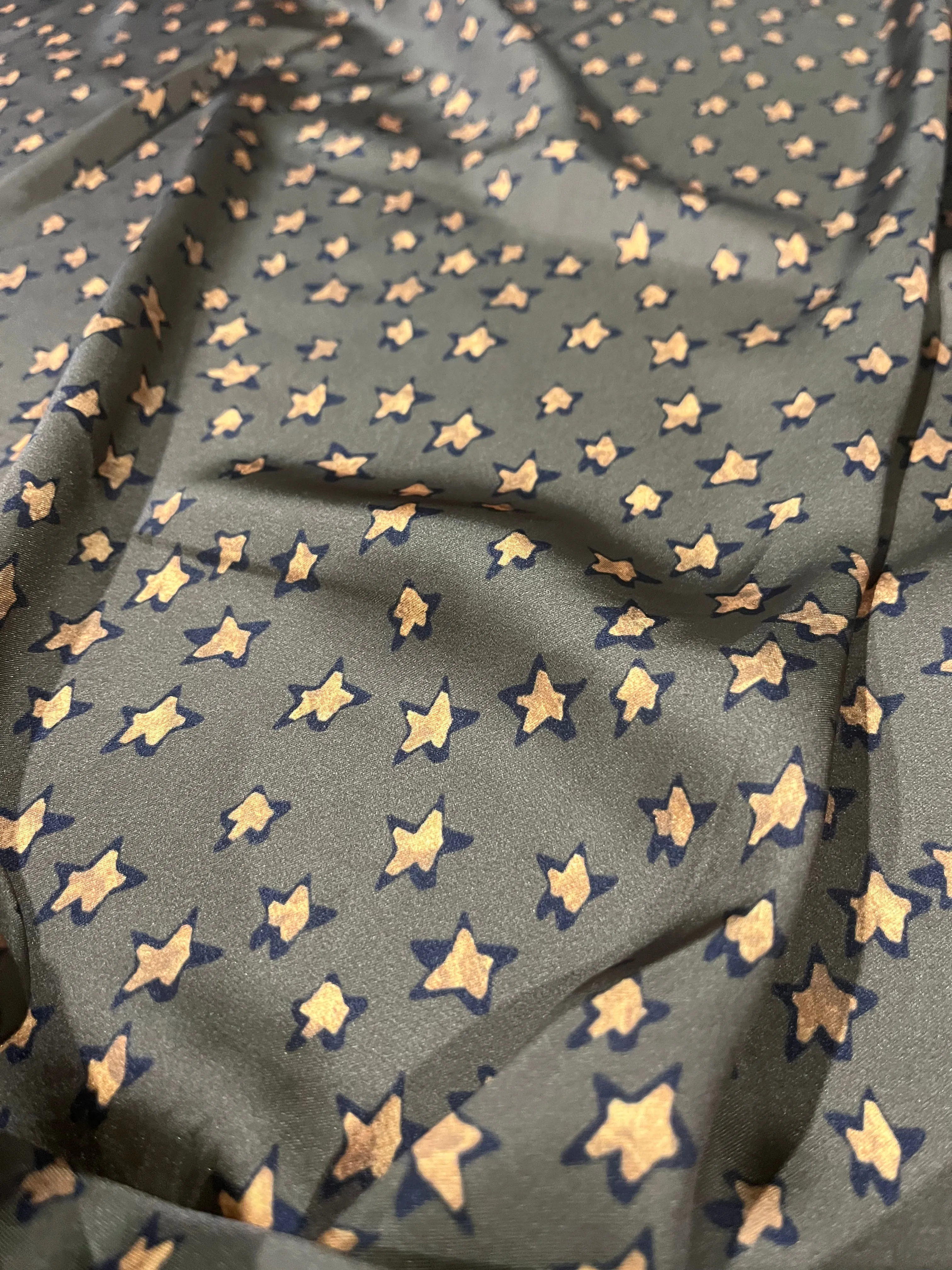 D02 HMSTN 402 satin messy stars