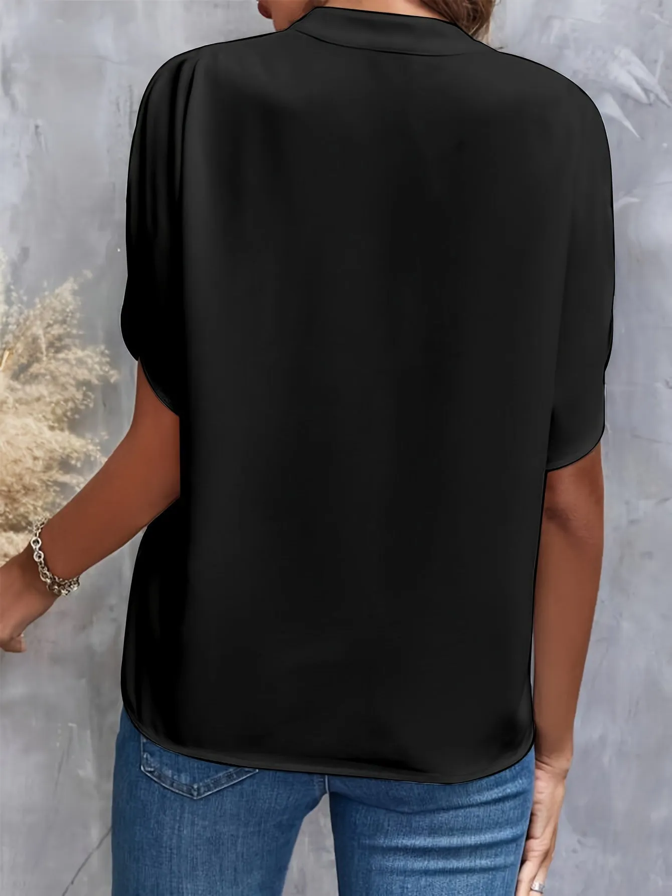 Dahlia | Relaxed V-Neck Blouse