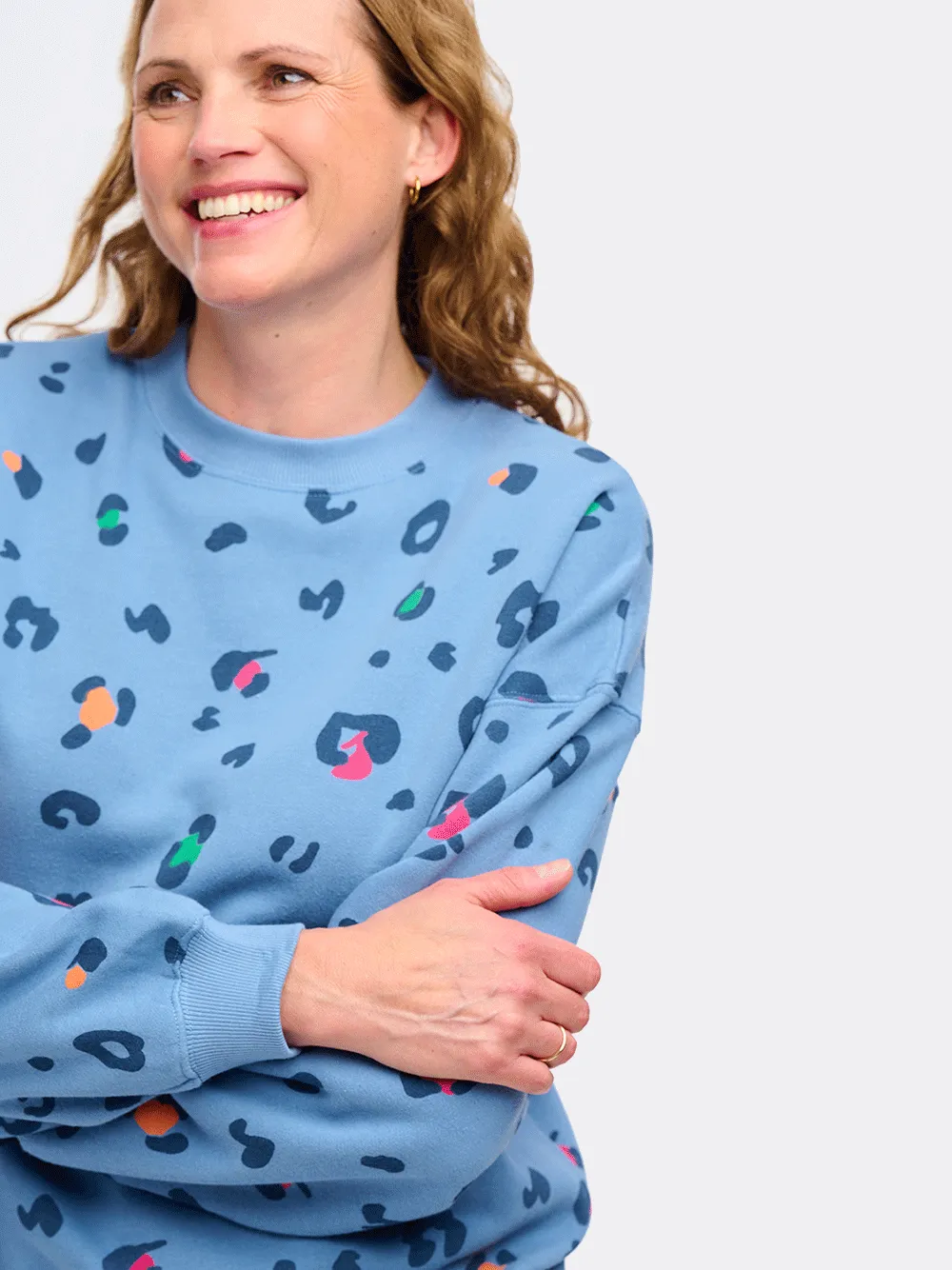 Eadie Relaxed Sweatshirt - BLUE COLOUR POP LEOPARD