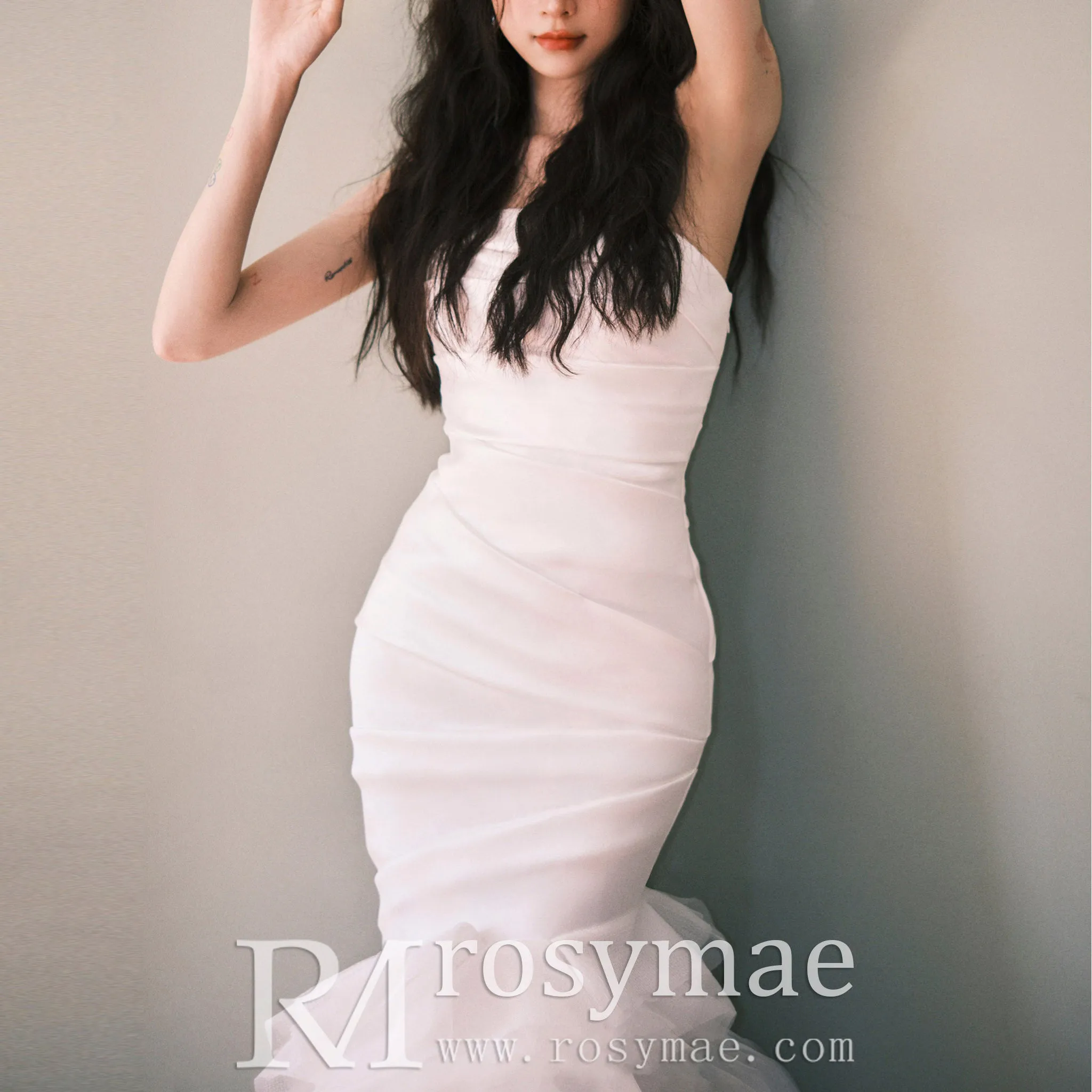 Elegant Ruffle Mermaid Wedding Dress Fitted Sheath Gown