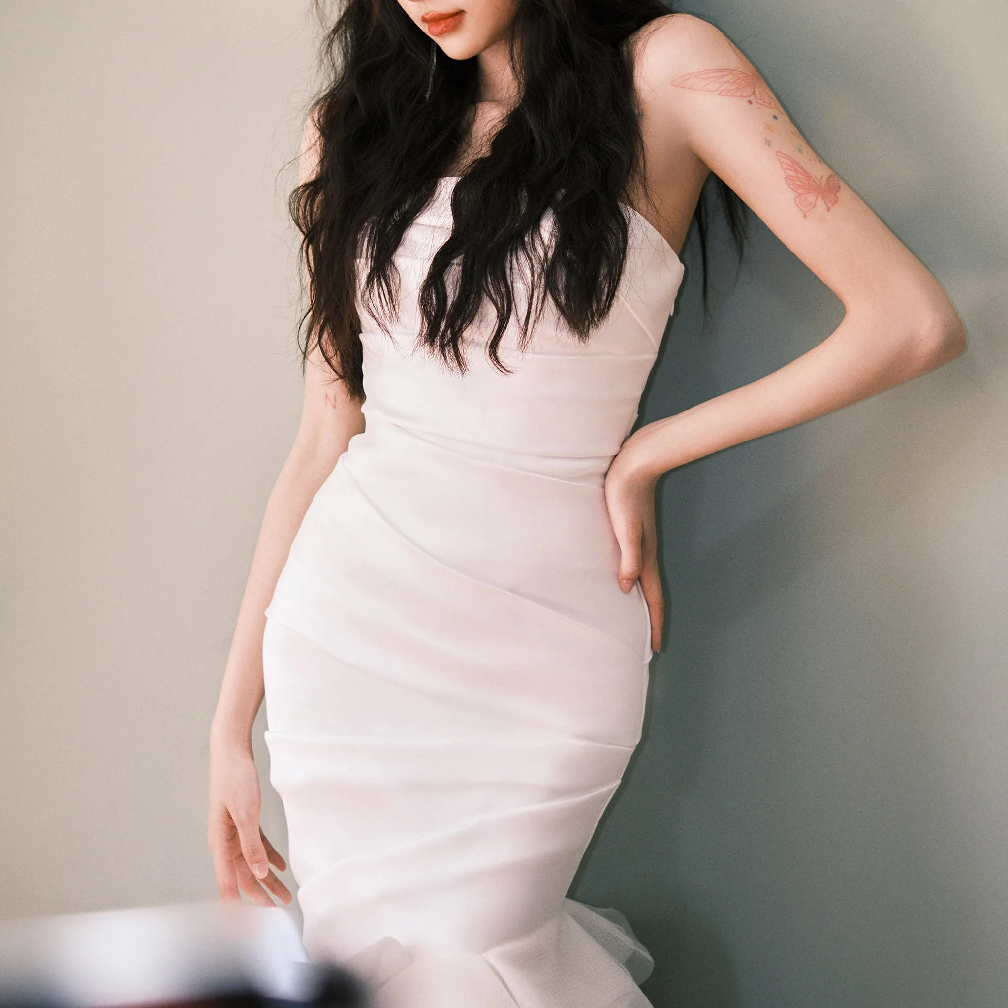 Elegant Ruffle Mermaid Wedding Dress Fitted Sheath Gown