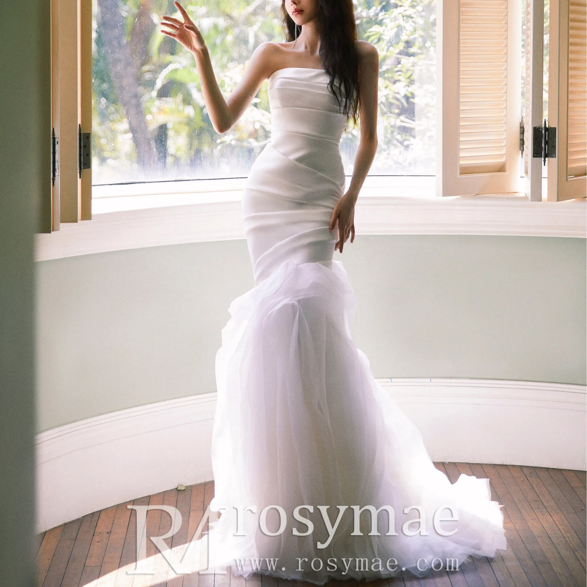 Elegant Ruffle Mermaid Wedding Dress Fitted Sheath Gown