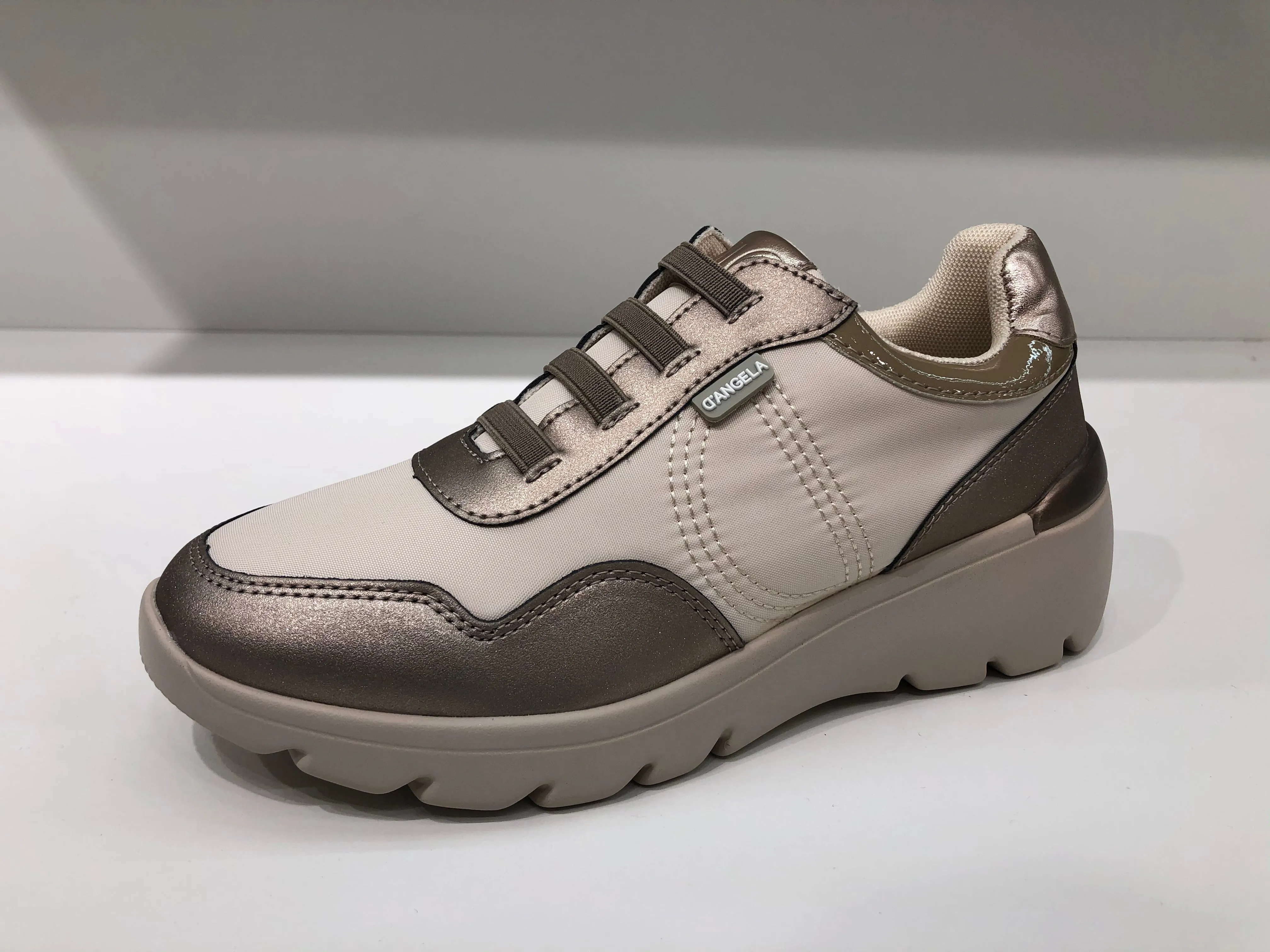 GLEAM BEIGE