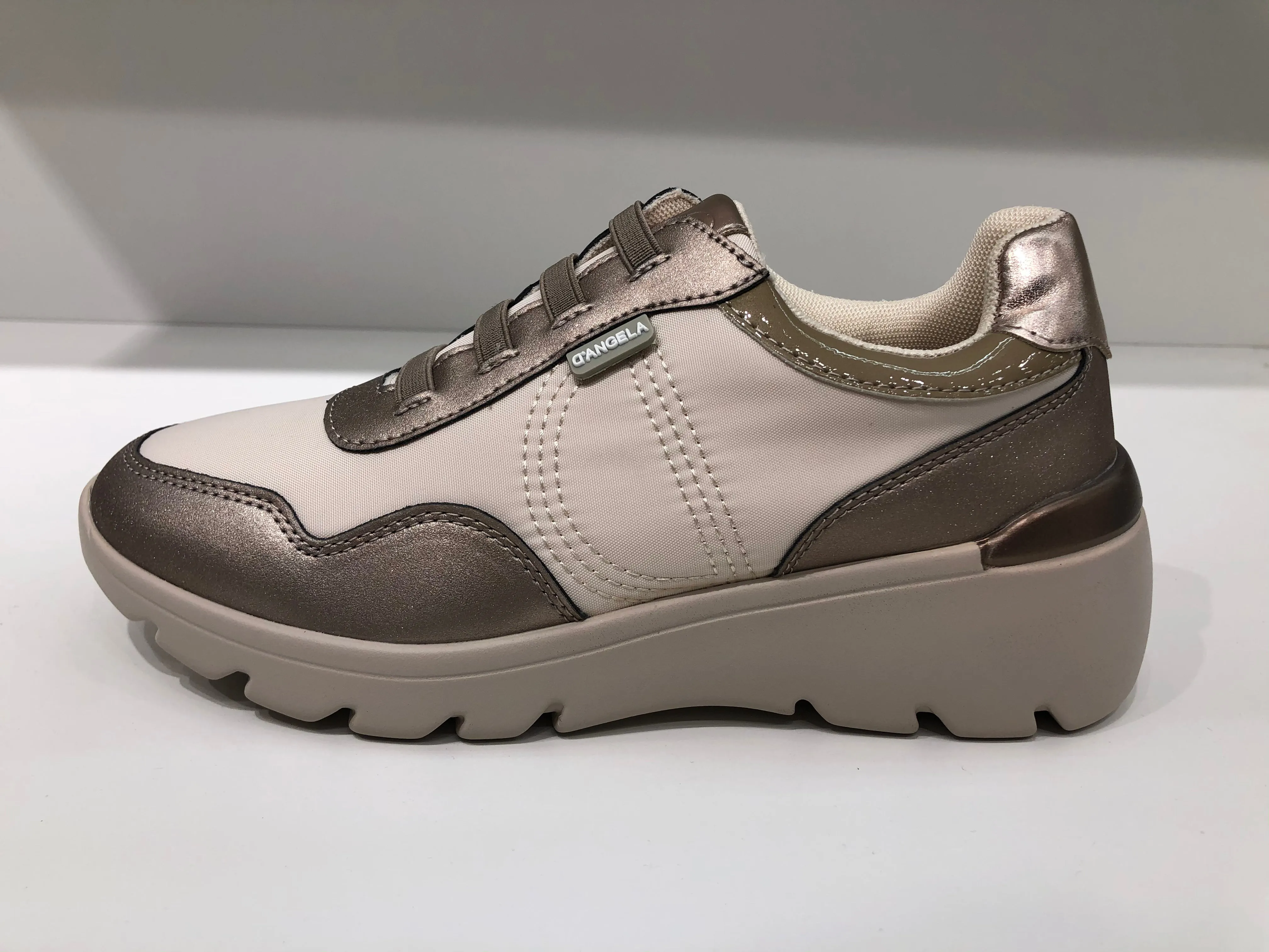 GLEAM BEIGE