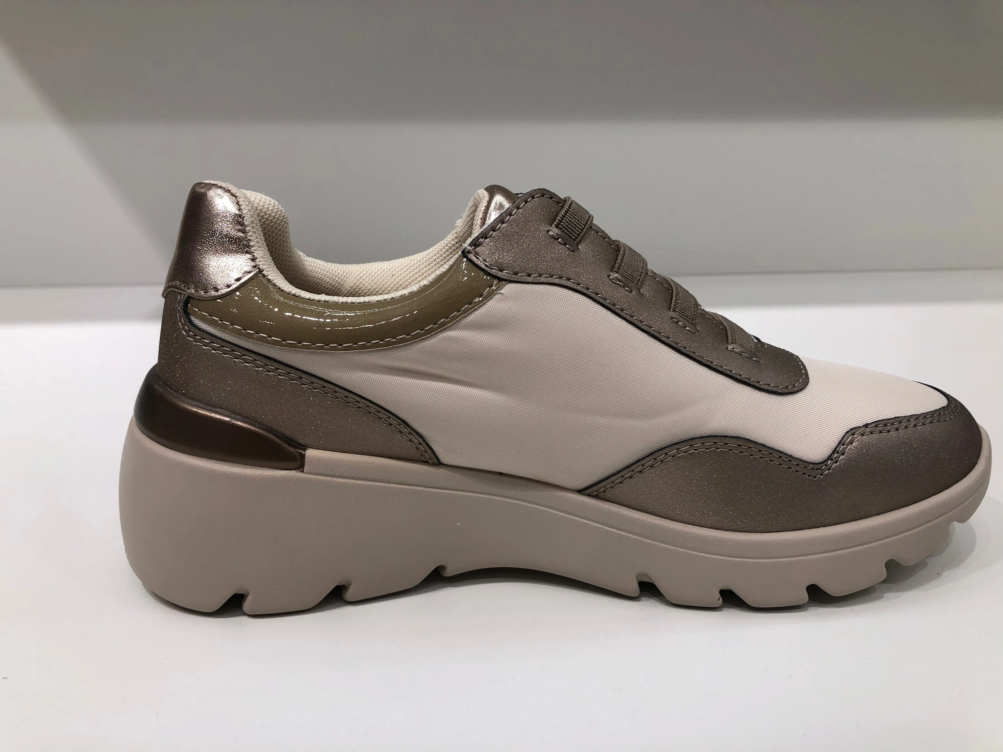 GLEAM BEIGE