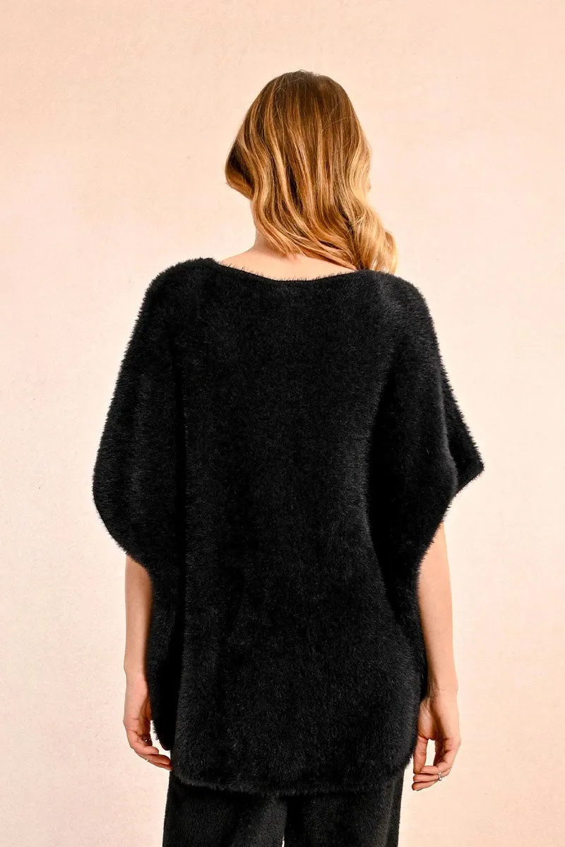 LOOSE, SOFT KNIT SWEATER