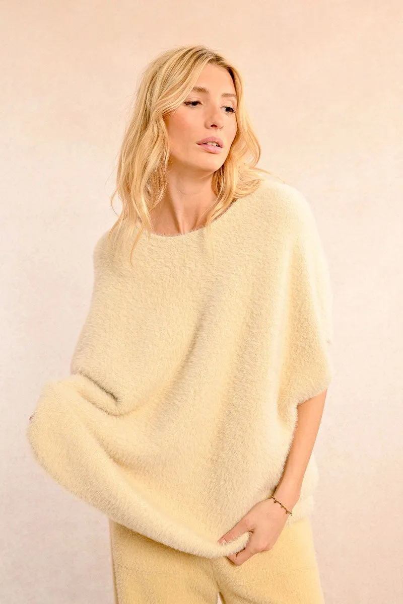 LOOSE, SOFT KNIT SWEATER