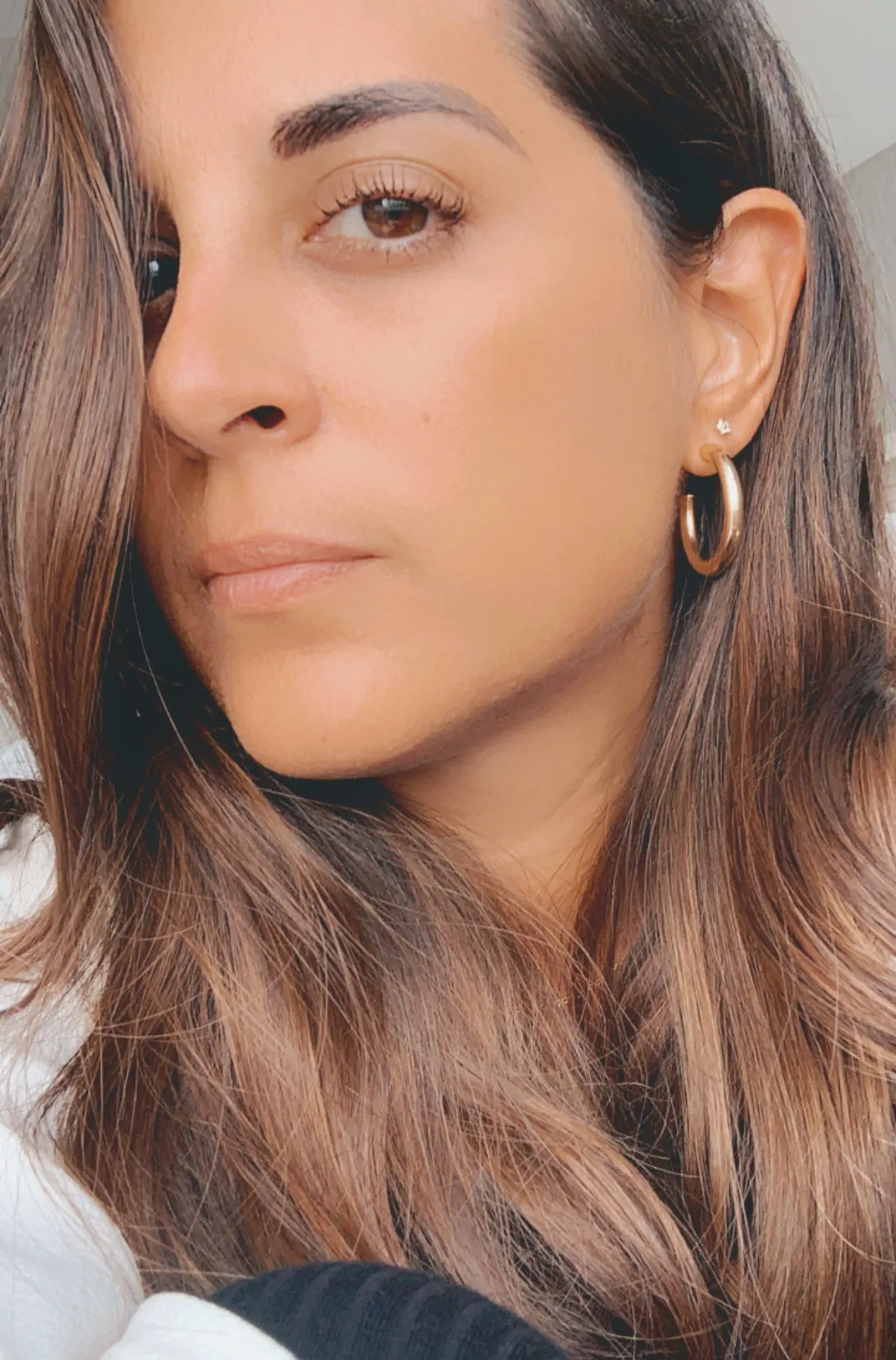 MEDIUM HOOP/GOLD