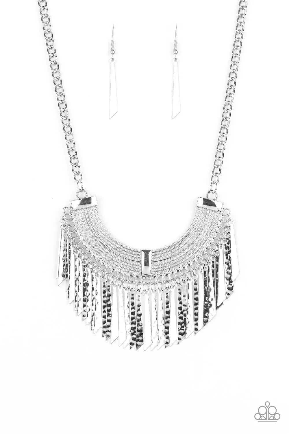 Paparazzi Impressively Incan Necklace Silver