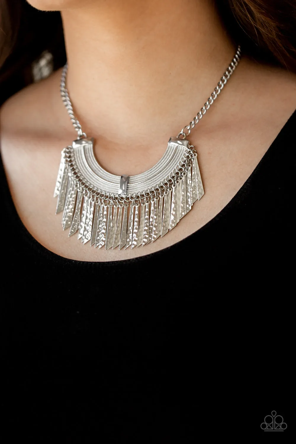 Paparazzi Impressively Incan Necklace Silver