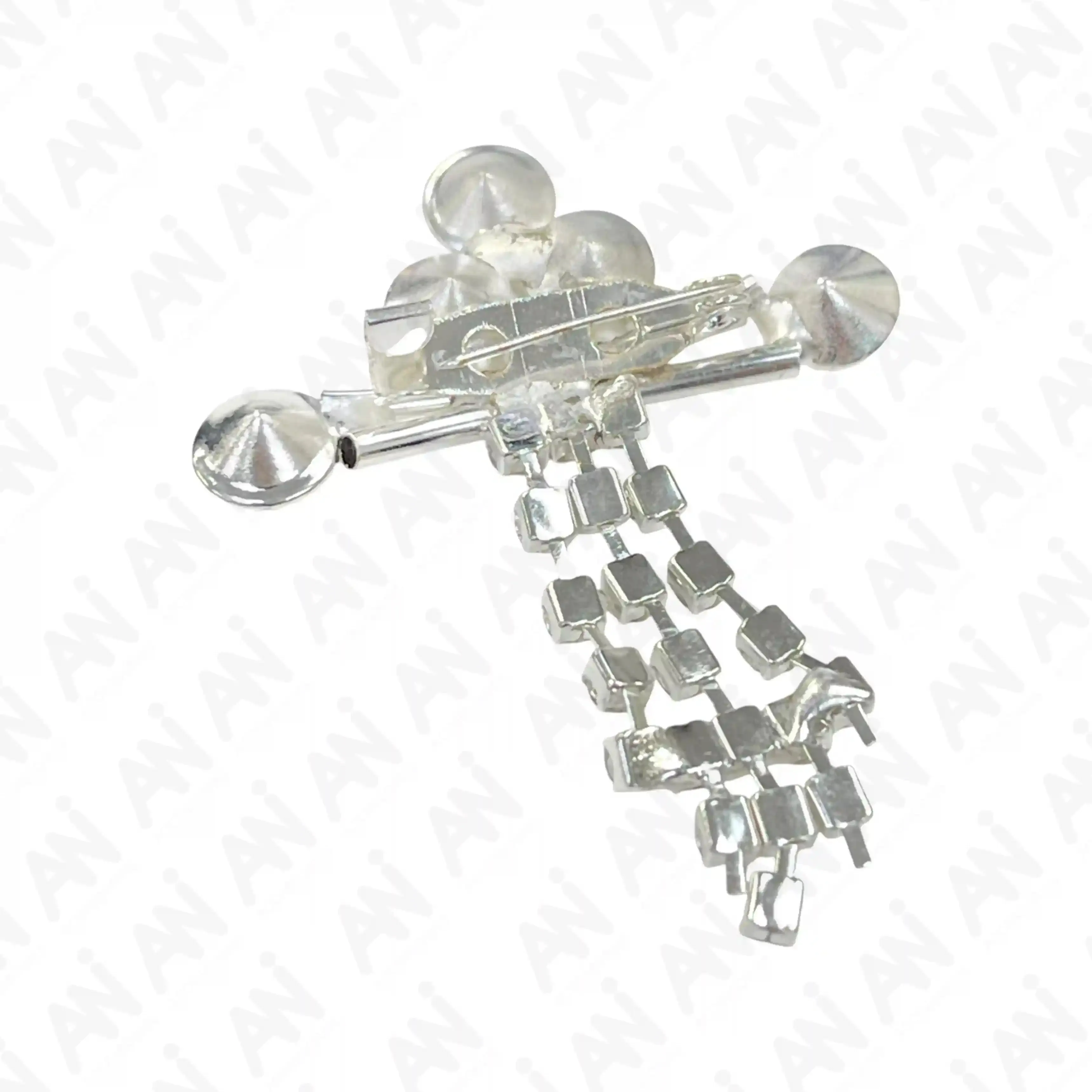 Regal Rhinestone & Crystal Brooch for Trendy Fashion