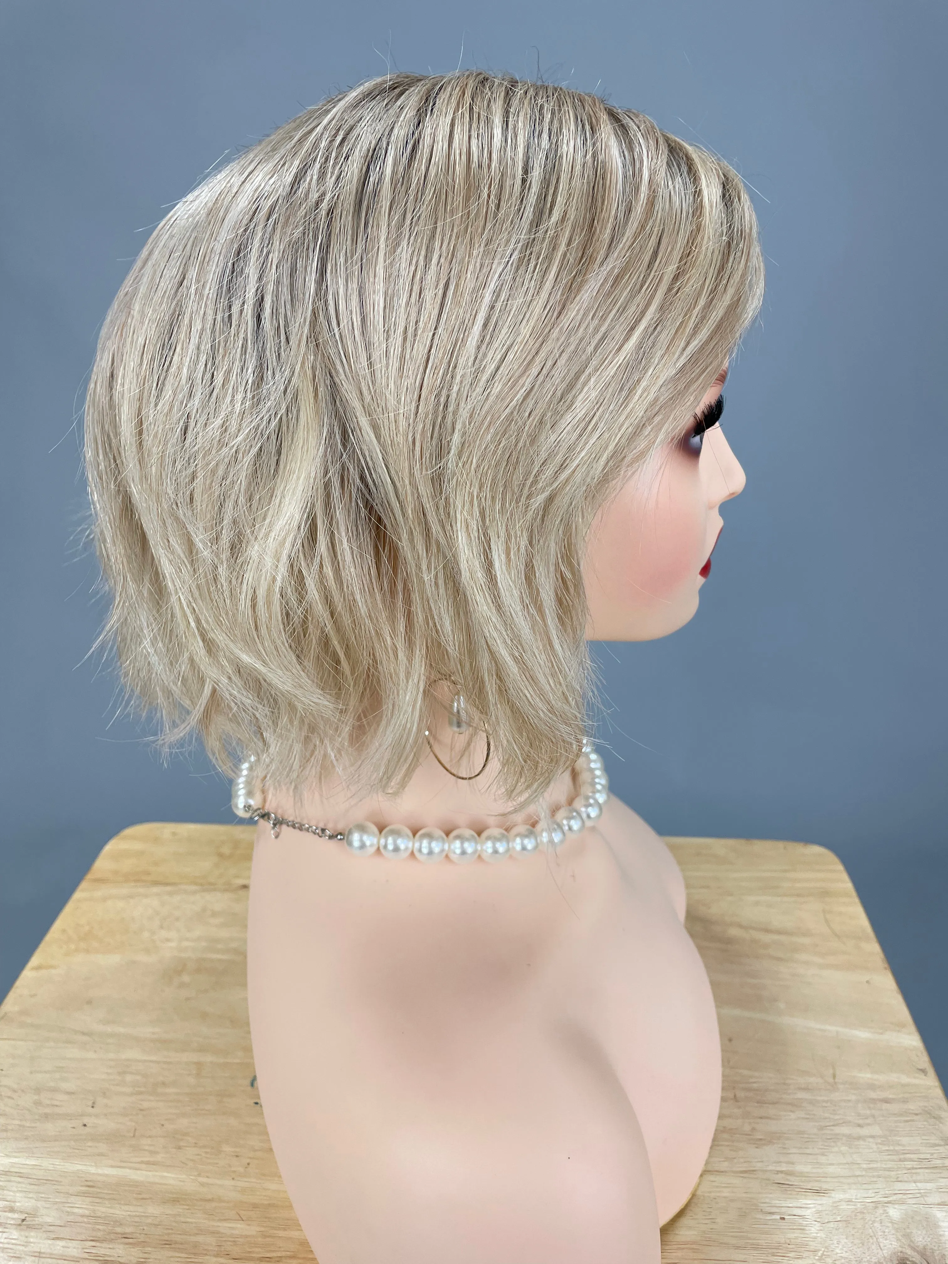 SALE!! "BonBon" (Champagne Apple Pie) BELL TRESS Luxury Wig