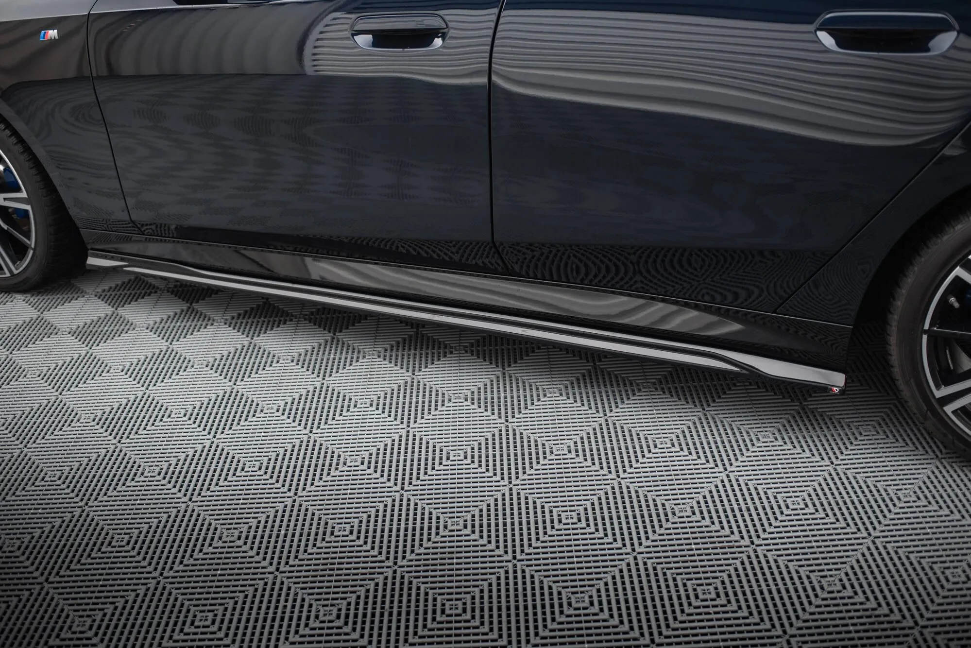 Side Skirts Diffusers V.1 BMW 5 M-Pack G60