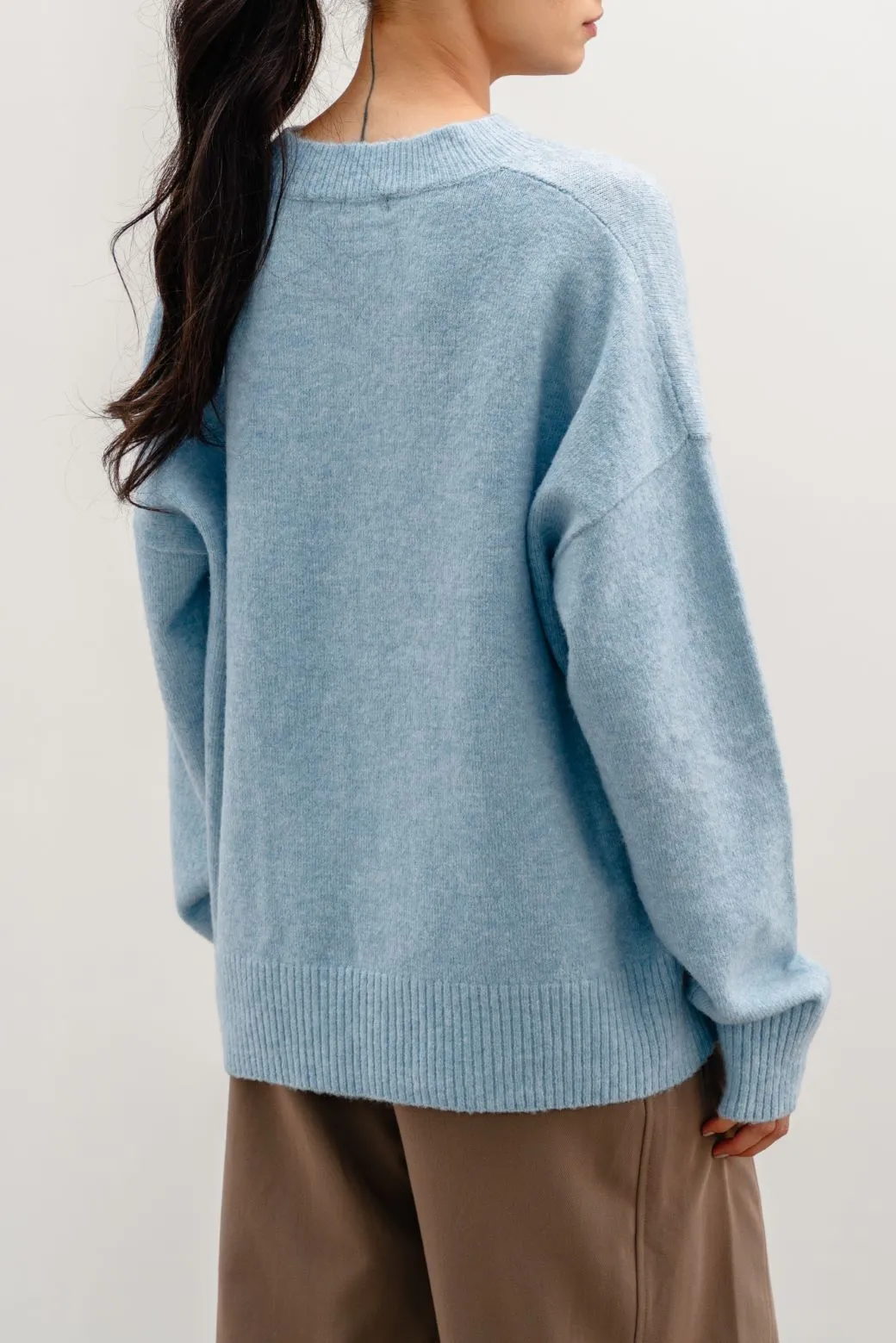 SOFT KNIT SWEATER