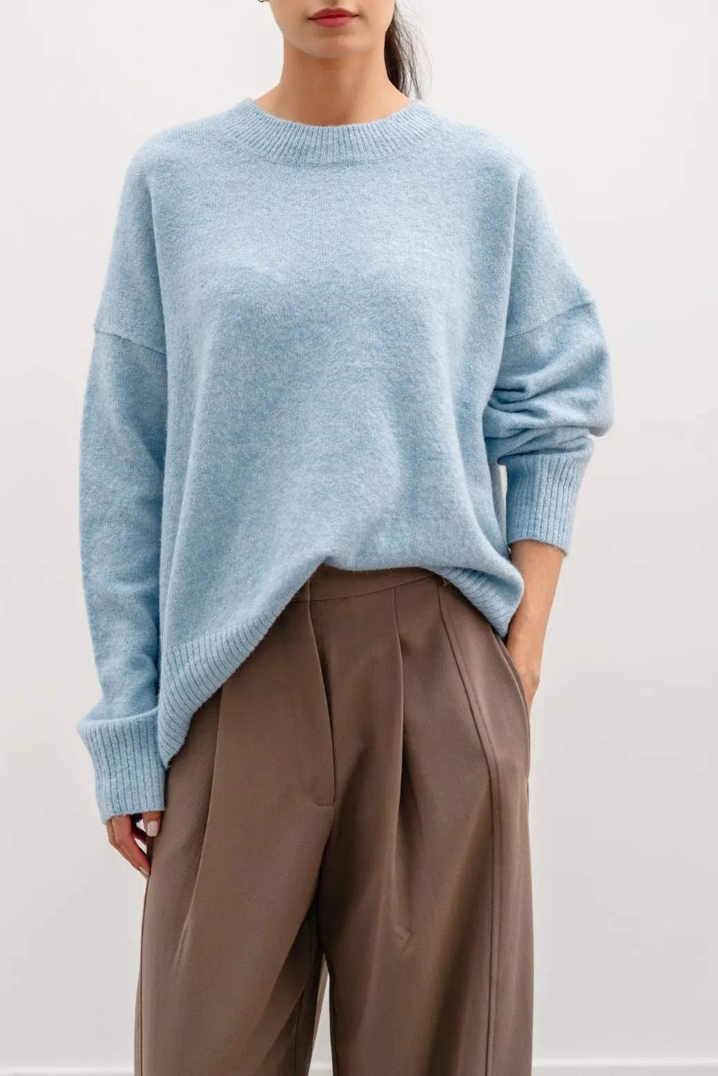 SOFT KNIT SWEATER