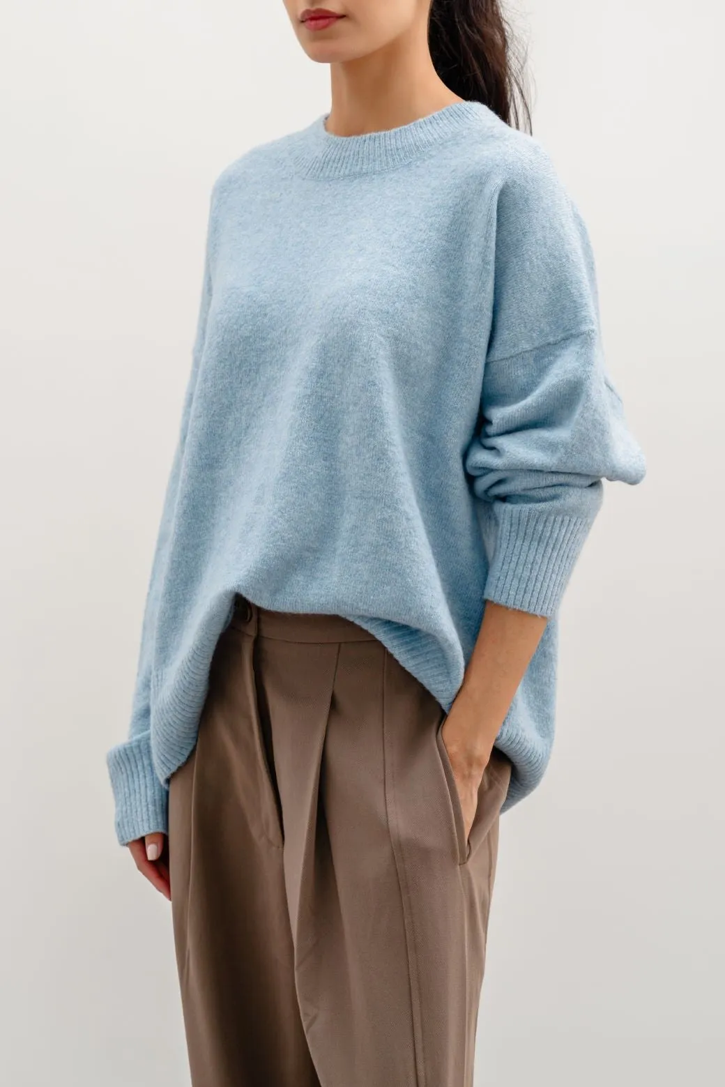 SOFT KNIT SWEATER