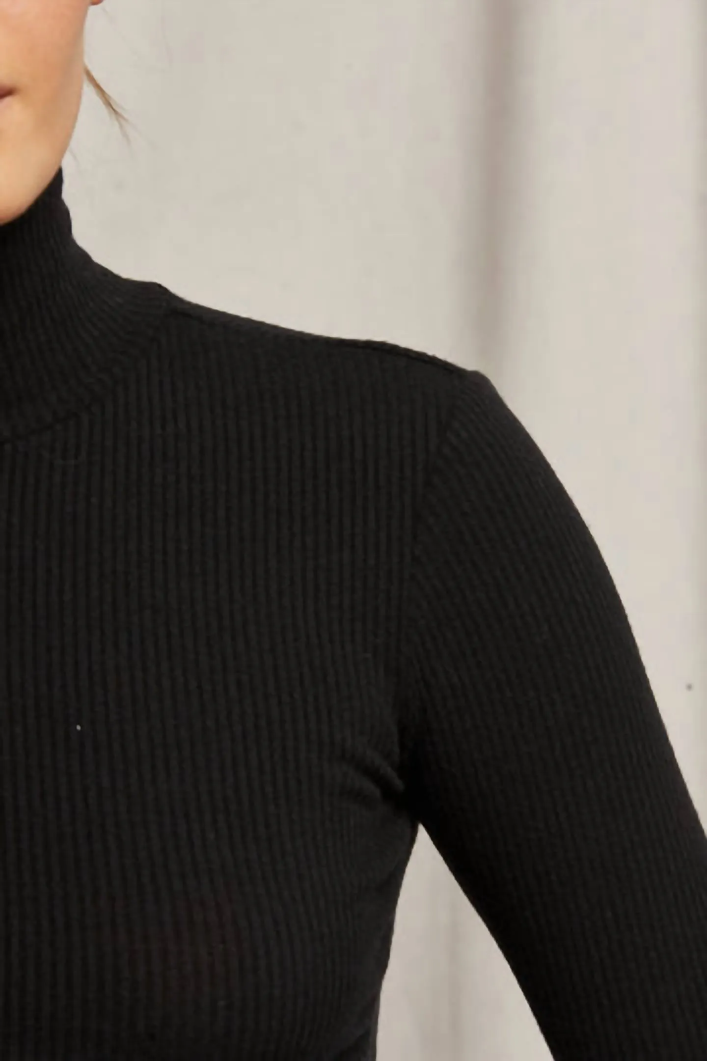 Turtleneck Rib Long Sleeve Top In True Black