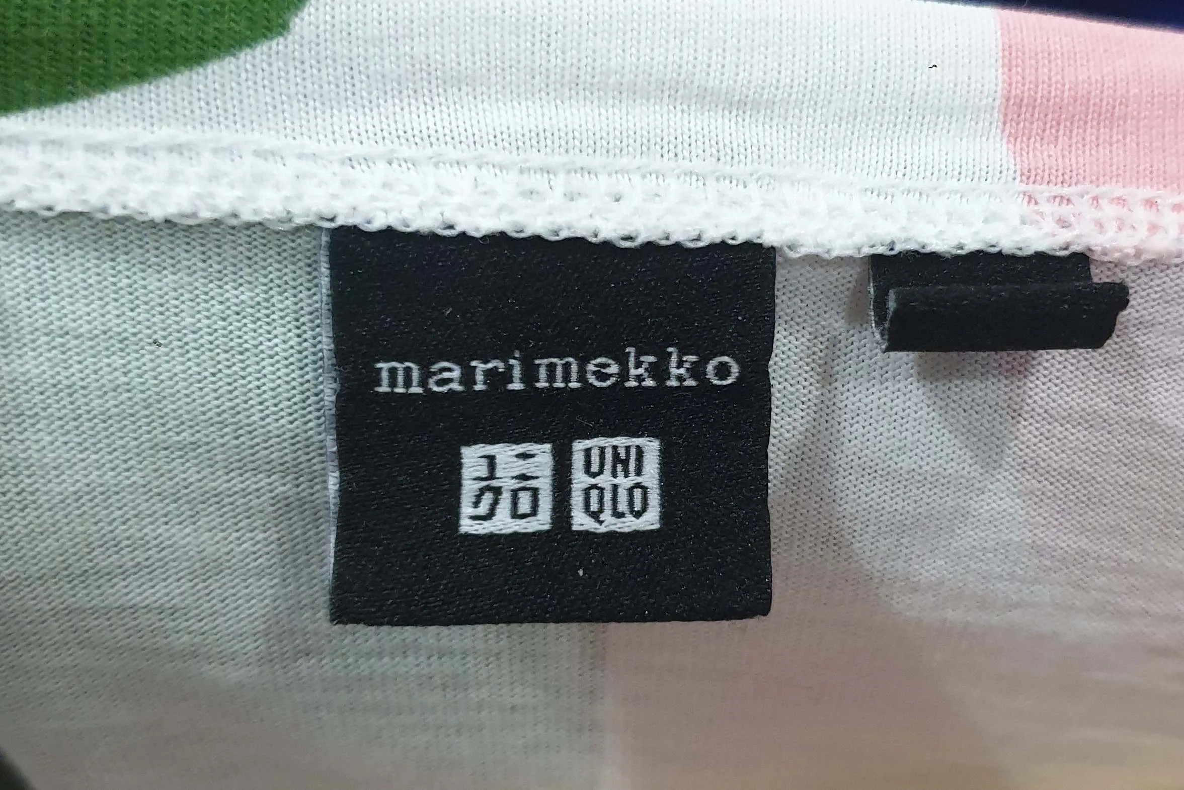Uniqlo x Marimekko colourful polka dot tee shirt size XL